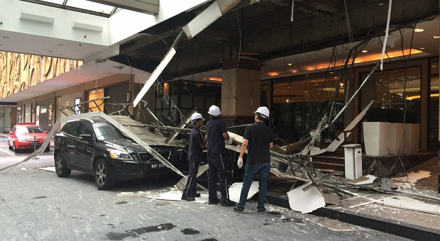 4 Injured As Hilton Driveway Ceiling In Singapore Collapses