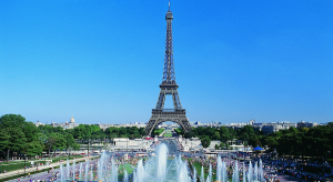 Eiffel Tower Shut As Staff Walk Out Over Pickpockets