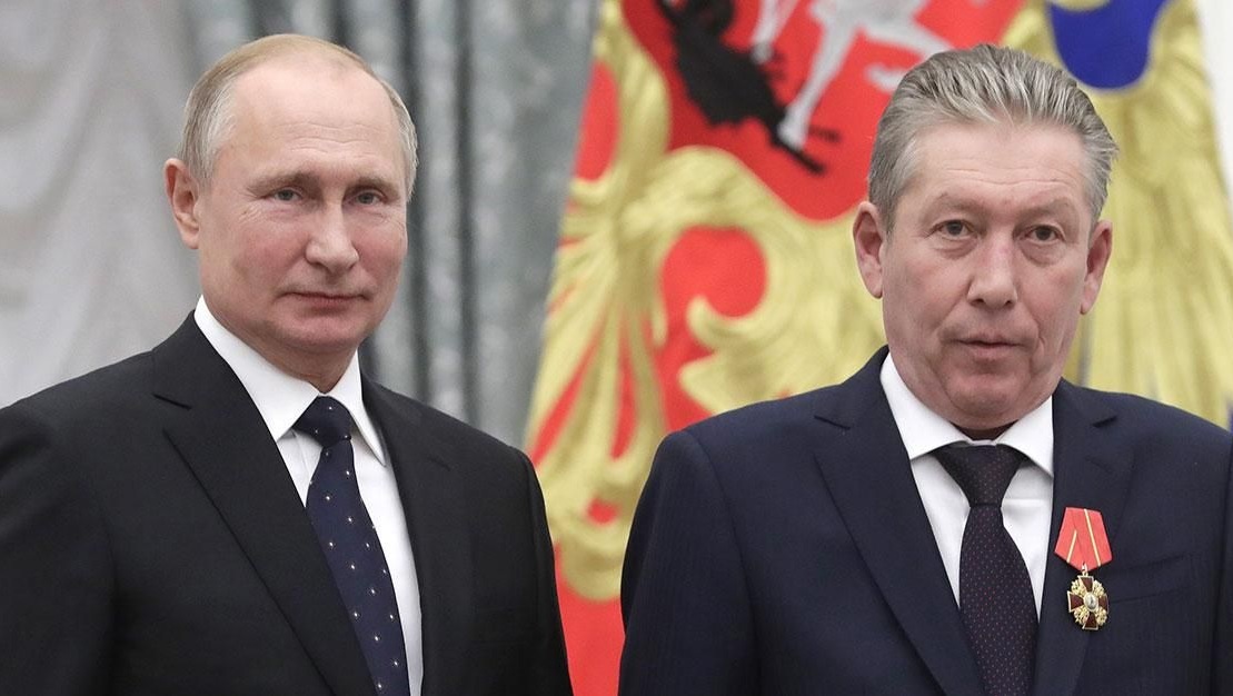 Oil magnate Ravil Maganov with Vladimir Putin