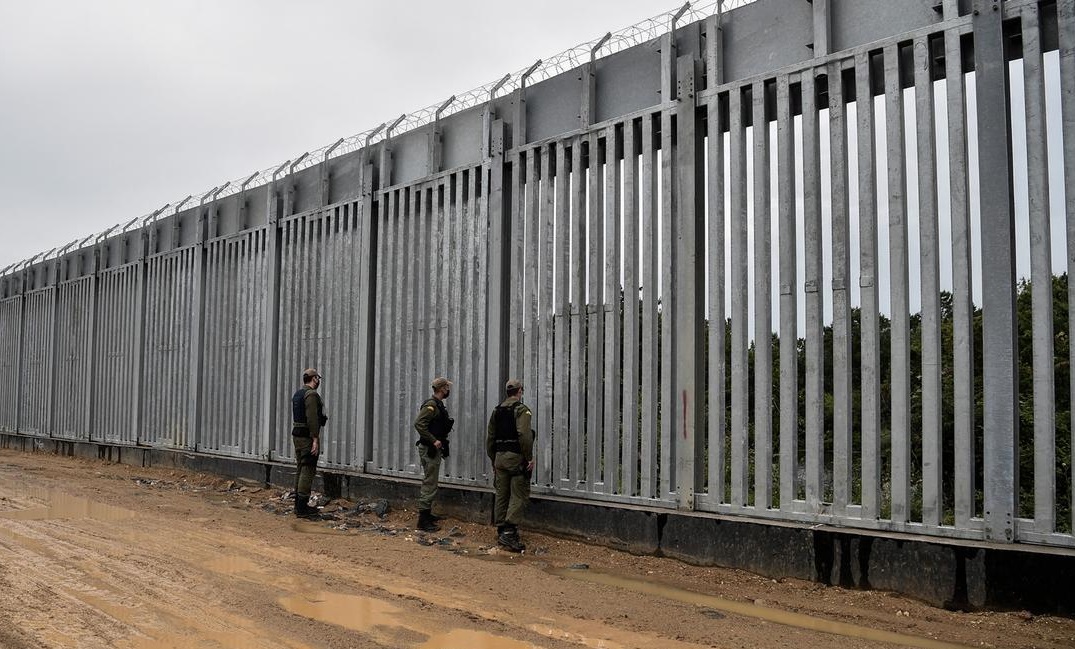 The existing border fence in Greece